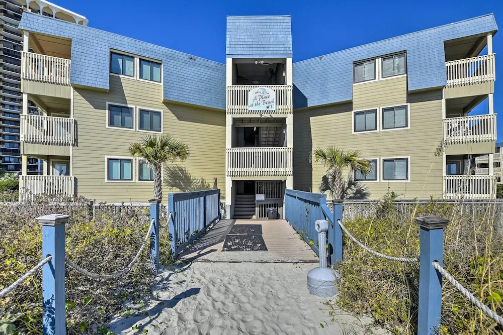 Beachfront Condo w/ Balcony: Walk to Apache Pier