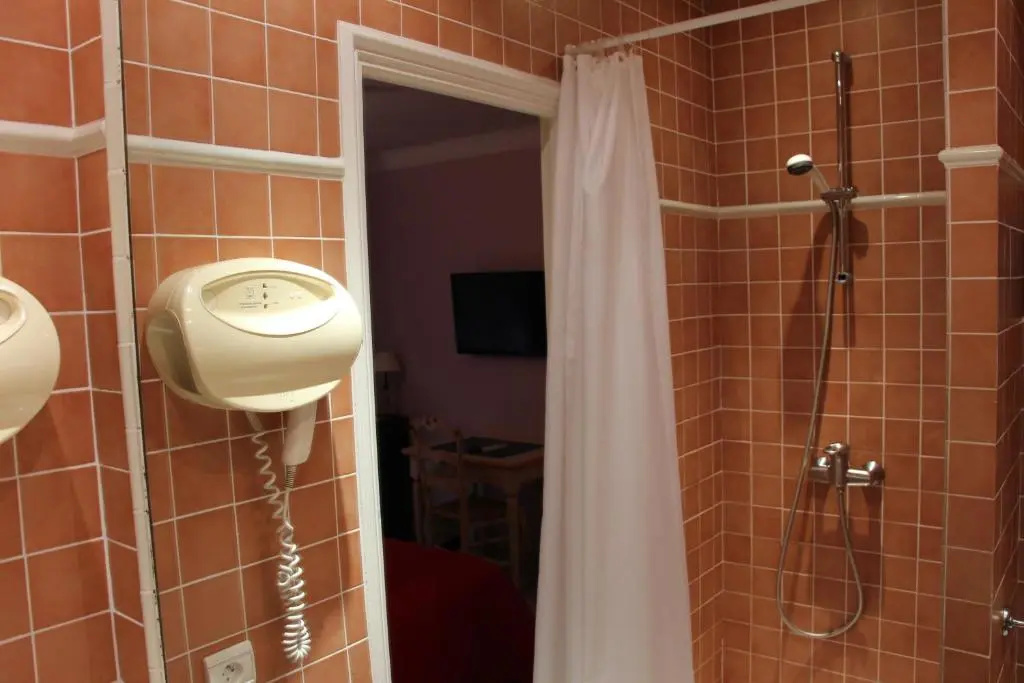Htel Les Palmiers - Chambres