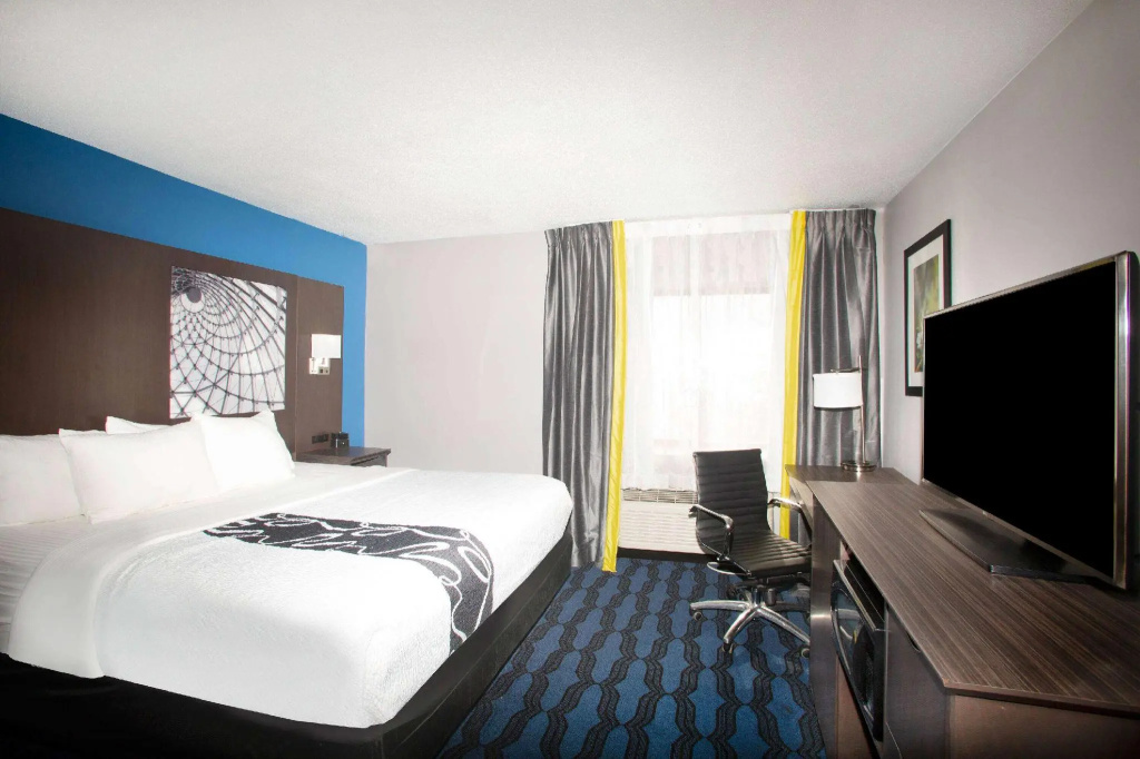 La Quinta Inn & Suites by Wyndham St. Louis Hazelwood/ North - Chambres