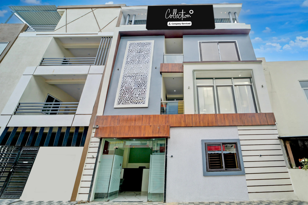 Deluxe Hotel Sp14