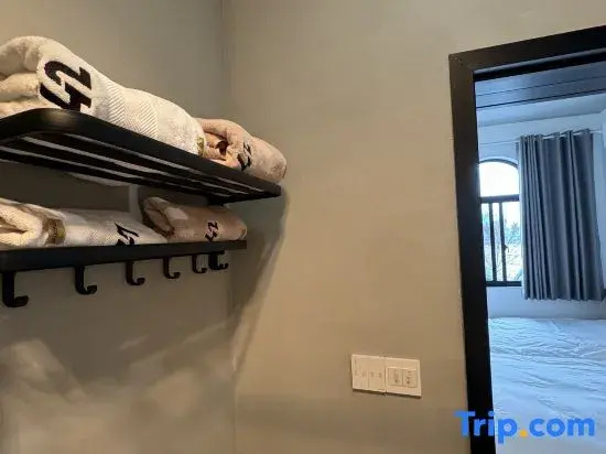 Standard Basement room