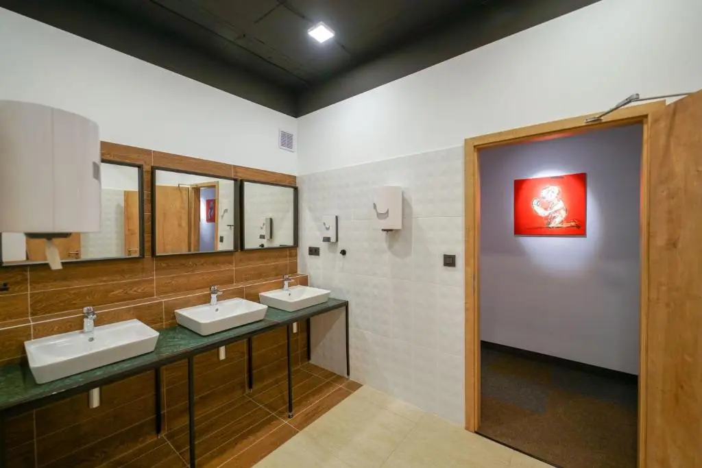 CHORS like a hotel - 1st World NFT Block & Art Capsule Hostel MetaCHORS — фото 7