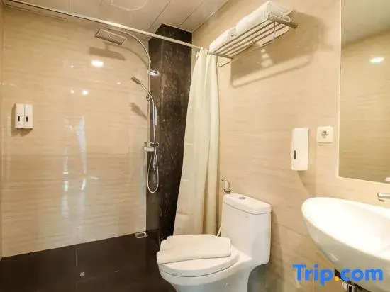 Empress Hotel Makassar - Chambres