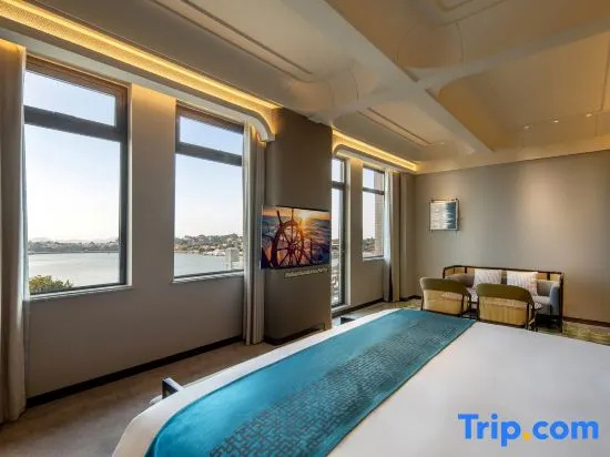 Standard Double room with balcony and seafront (full double bed)