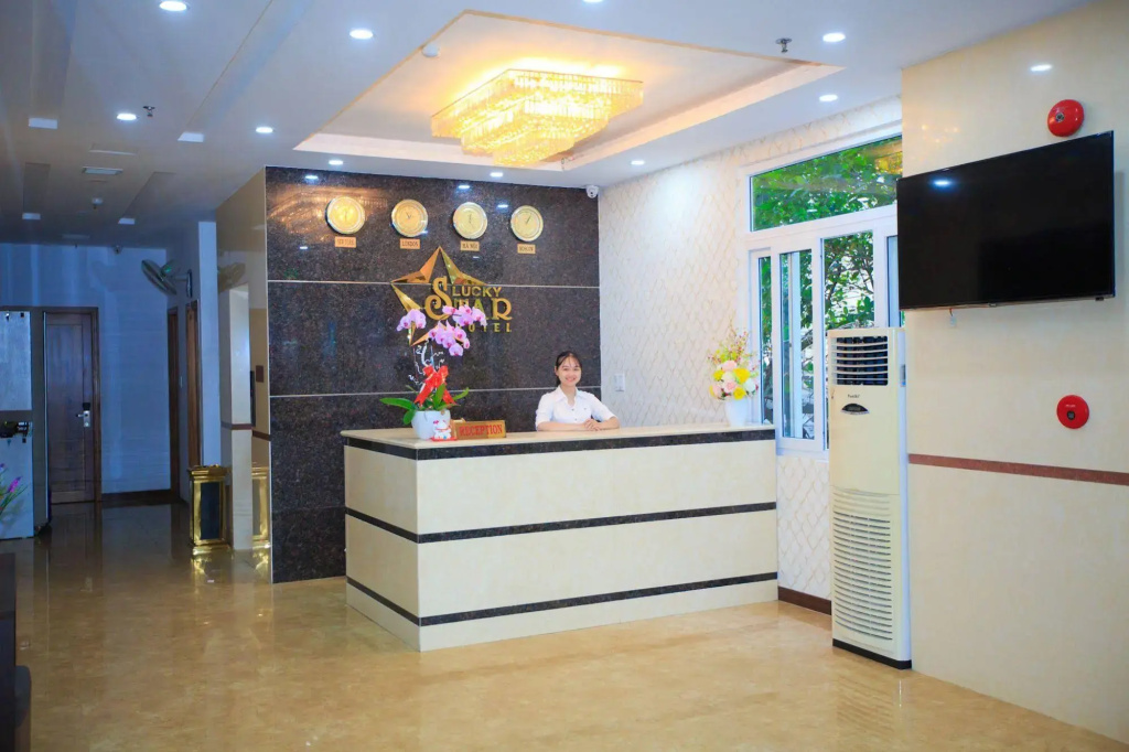 Lucky Star Hotel - Général