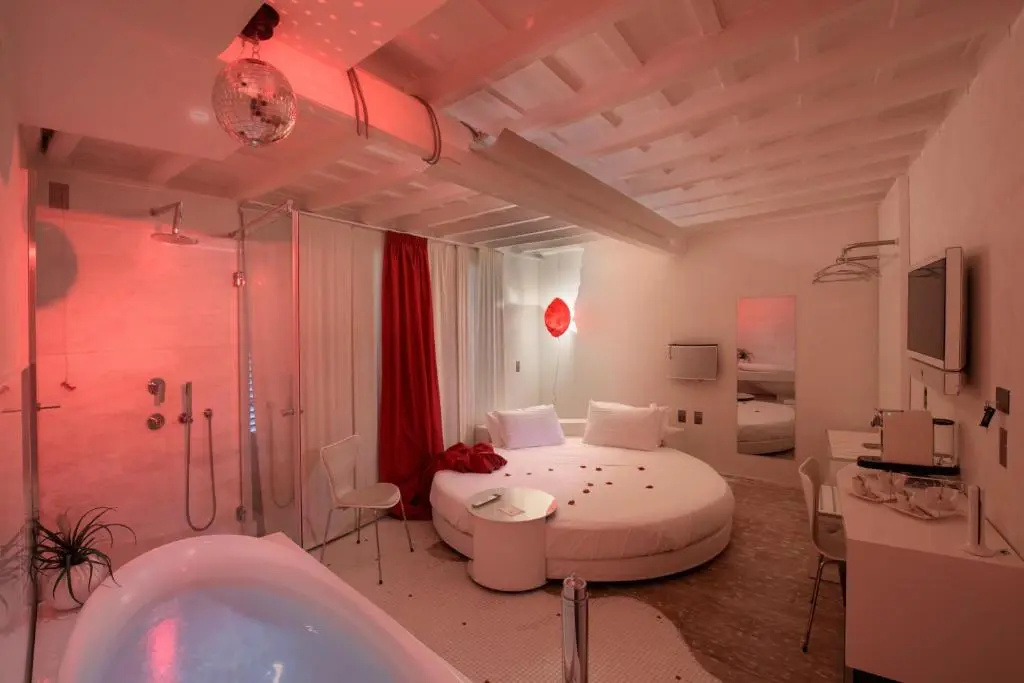 Superior Double room (full double bed)