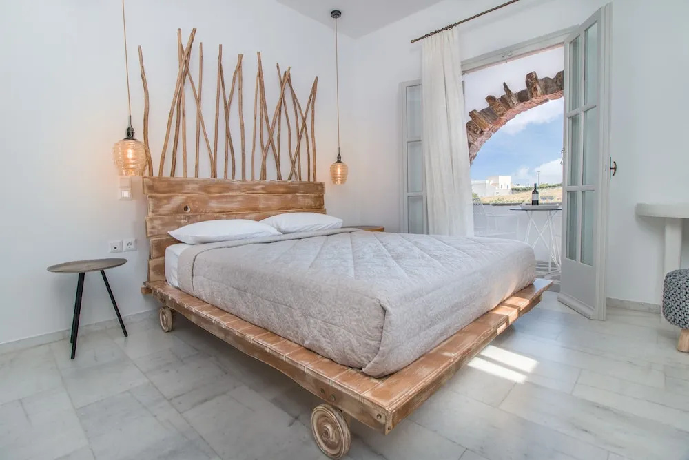 Premium room with balcony and with partial sea view