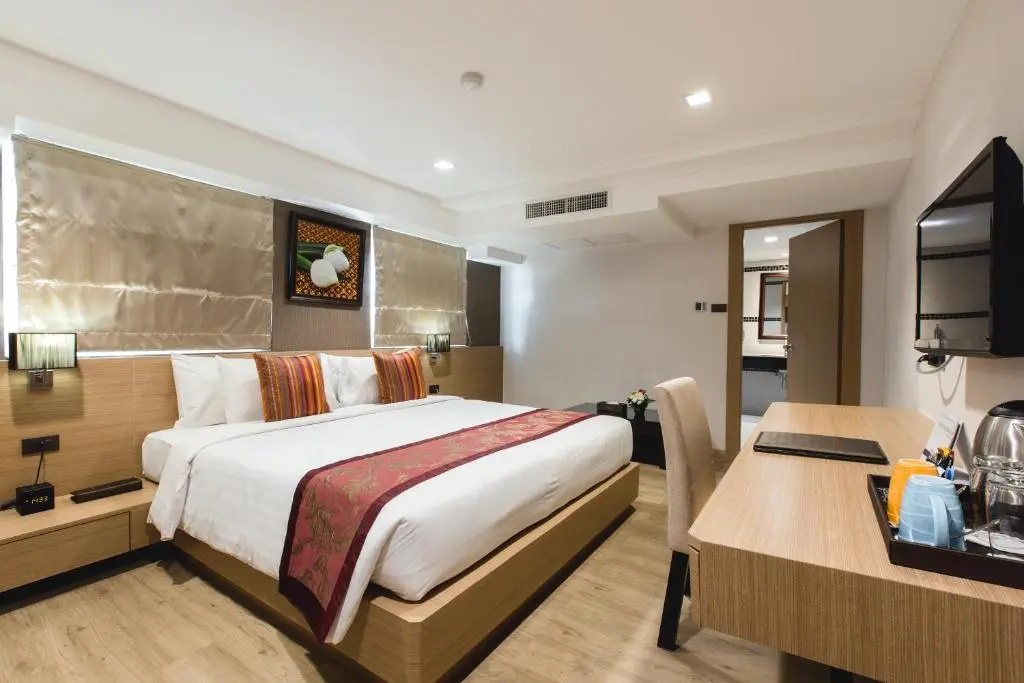 Deluxe Double room (full double bed)