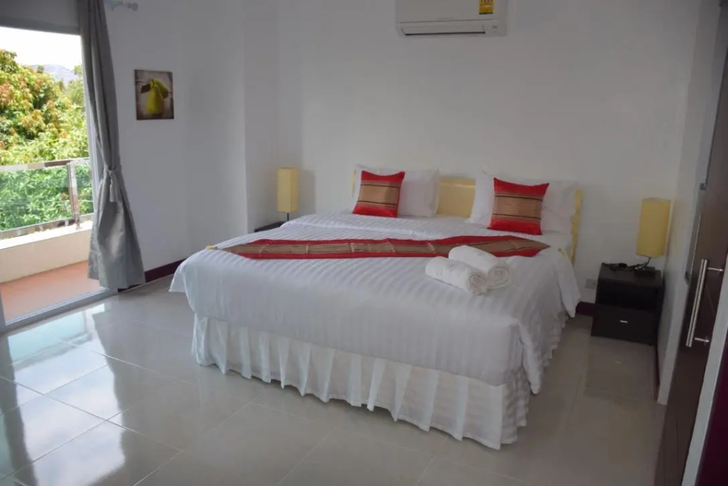 Standard Double room (full double bed)