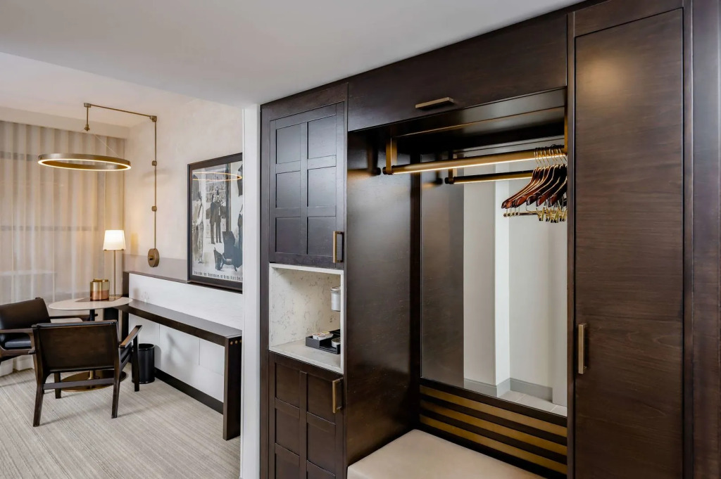 Hotel Fort Des Moines, Curio Collection by Hilton — фото 5