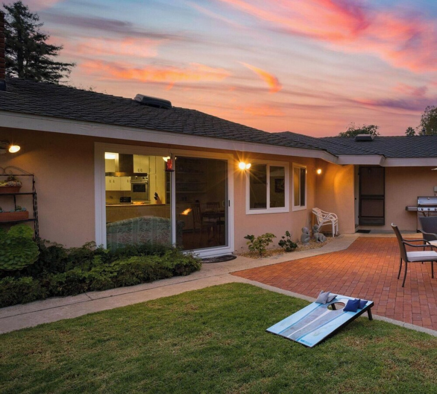 East Valley Manor by Avantstay Minutes to the Beach