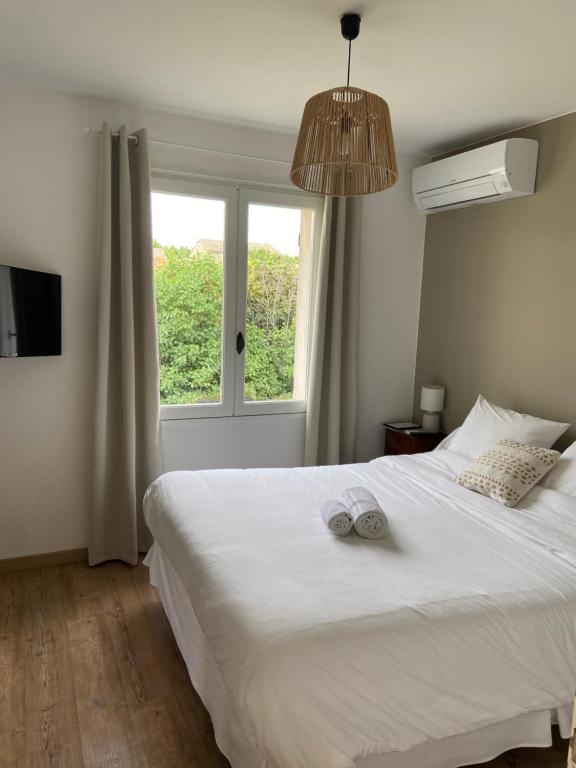 Le Patio, chambres d hôtes pour adultes en Camargue, possibilité de naturisme à la piscine,