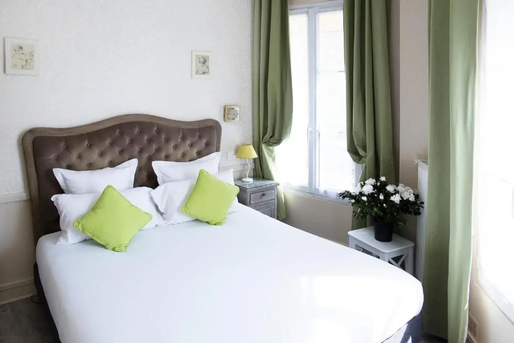 Hotel de La Motte Picquet 47