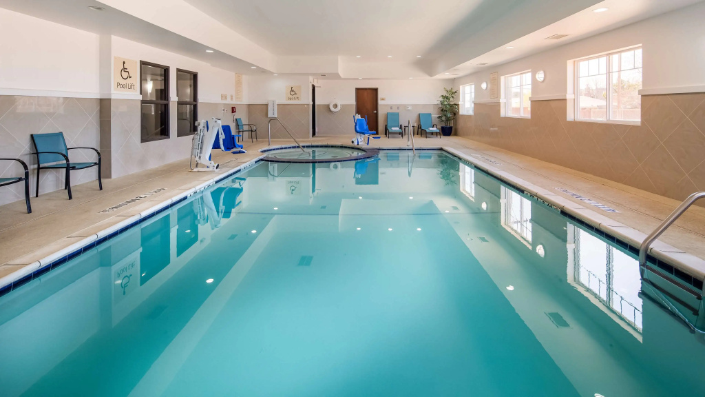 Best Western Plus Denver City Hotel and Suites - 2