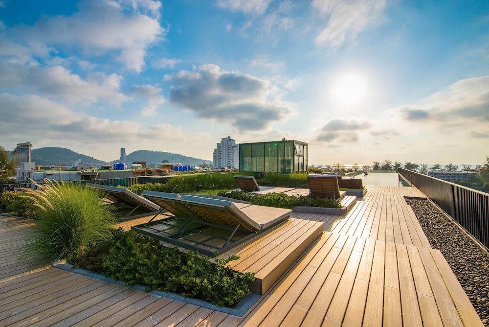 The Deck Patong By Favstay