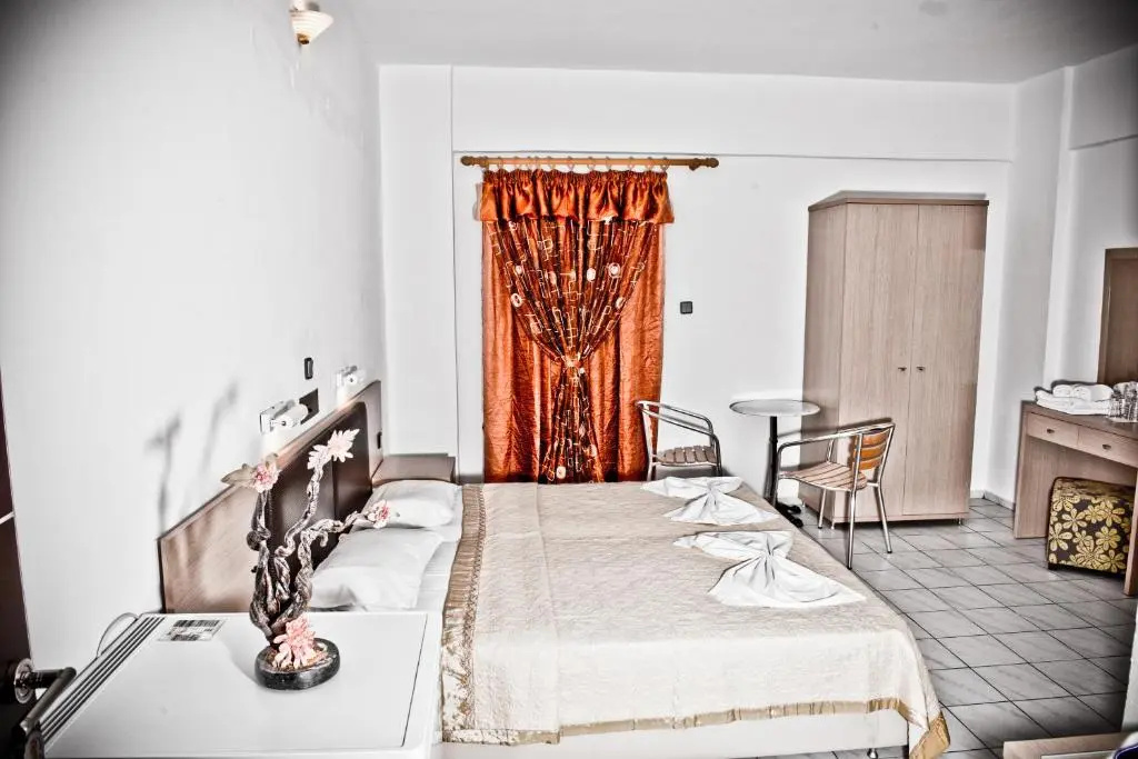 Alexander Beach Hotel - Chambres