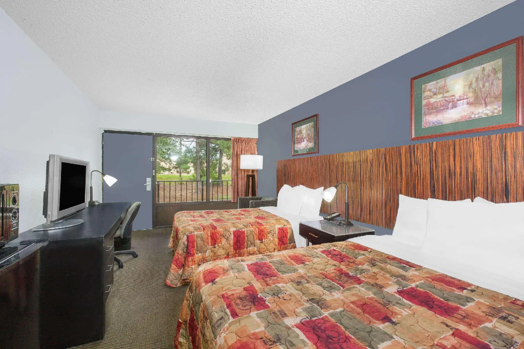 Standard Quadruple room
