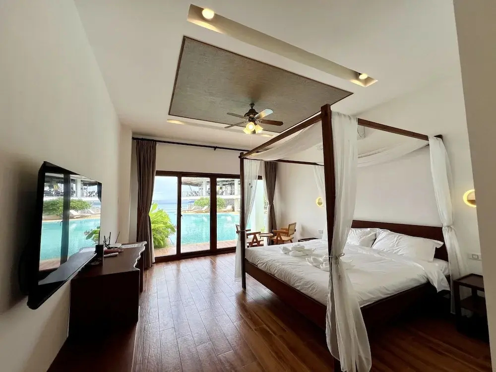 Luxury Double room beachfront (full double bed)