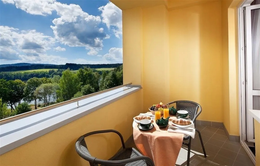 Balcony & Terrace