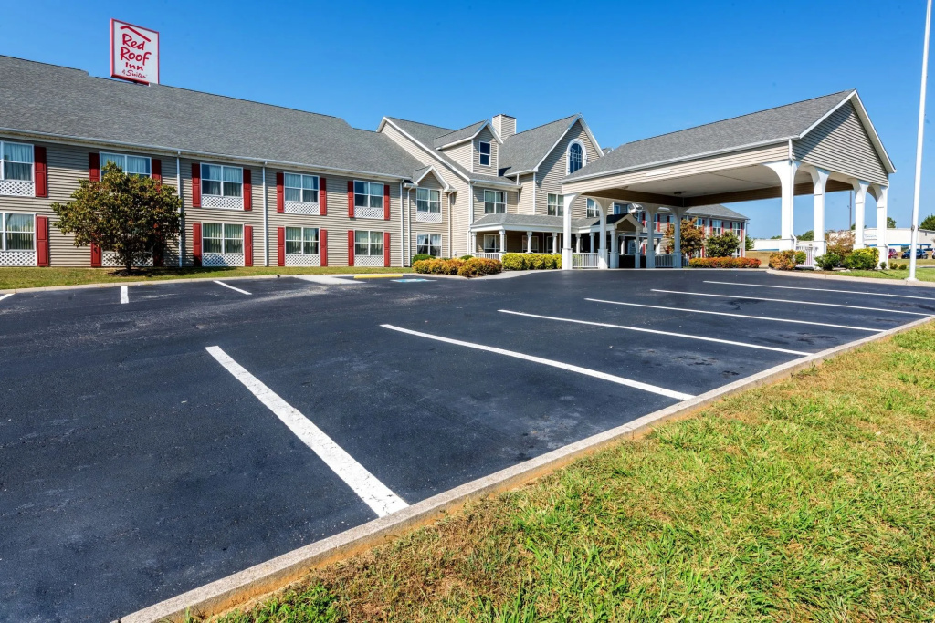 Red Roof Inn & Suites Knoxville East