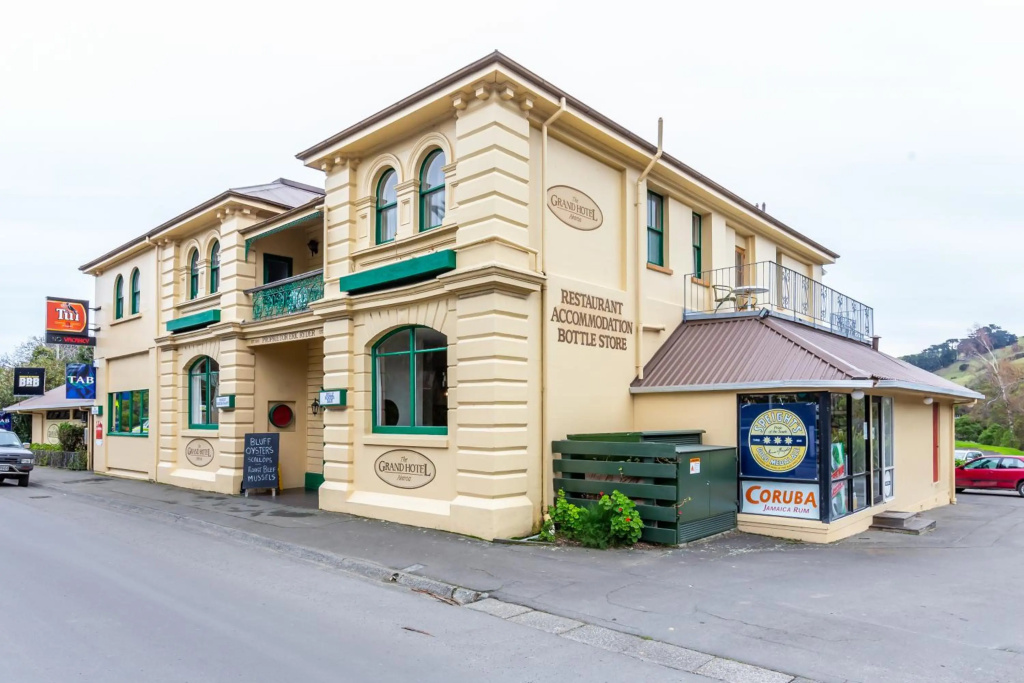 The Grand Hotel & Bar