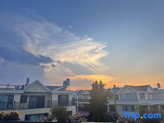 Shufei Homestay (Kunming Dianchi Lake Viewing Pier Yinghai Road Subway Station)