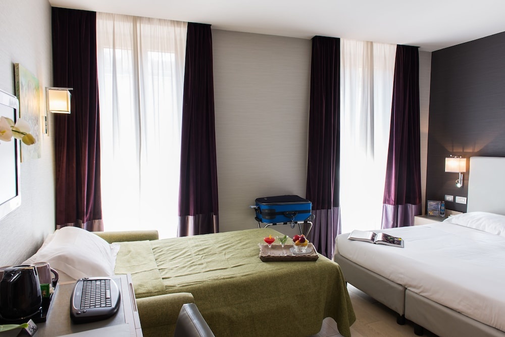 Superior Triple room