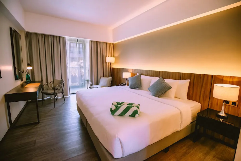 Premier Double room with balcony (full double bed)