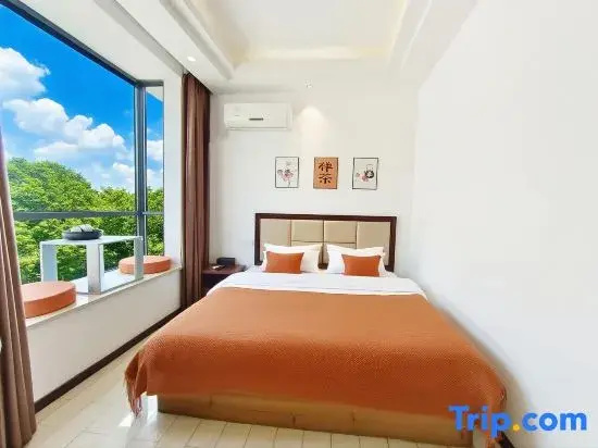 Premium Double room (full double bed)
