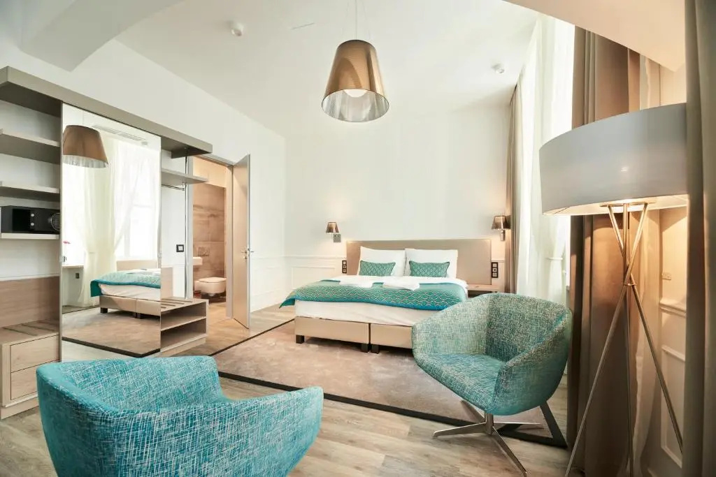 Executive Double room (full double bed)
