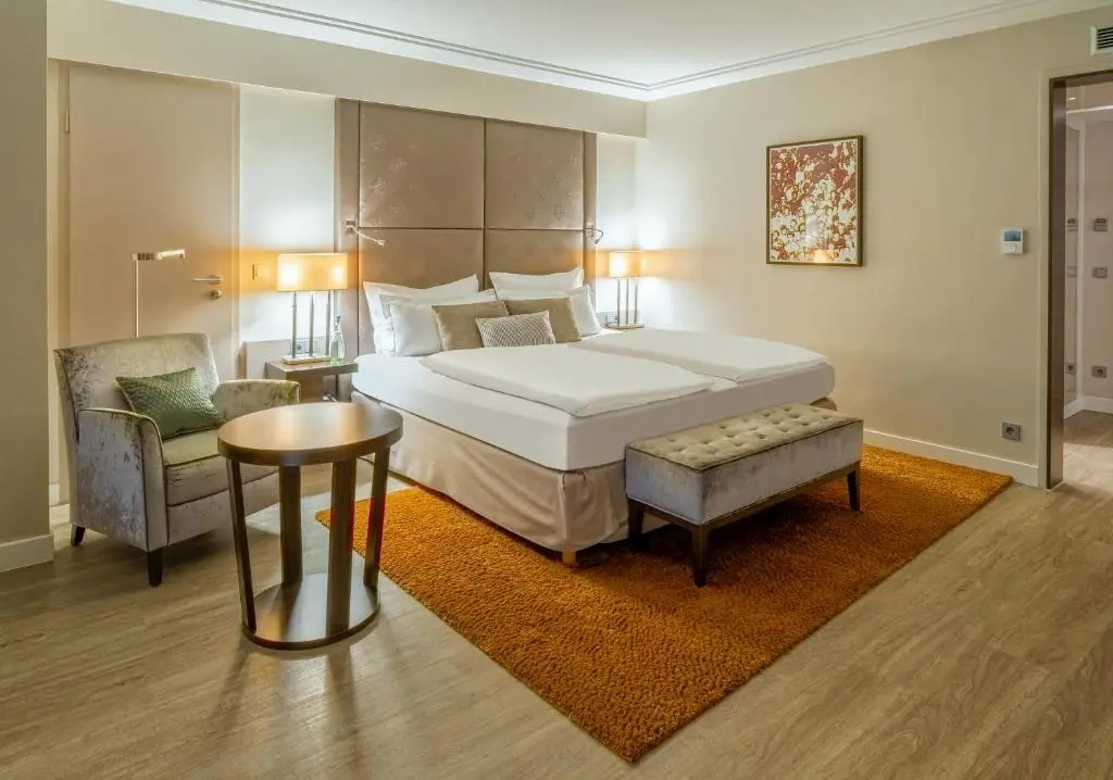 Executive Double room (full double bed)