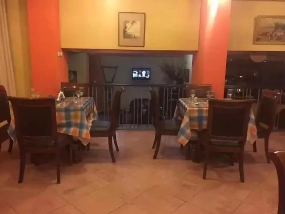 The Lions Den Hotel - Général