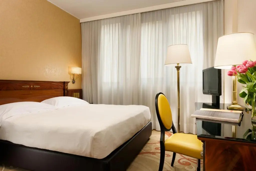Classic Double room (full double bed)