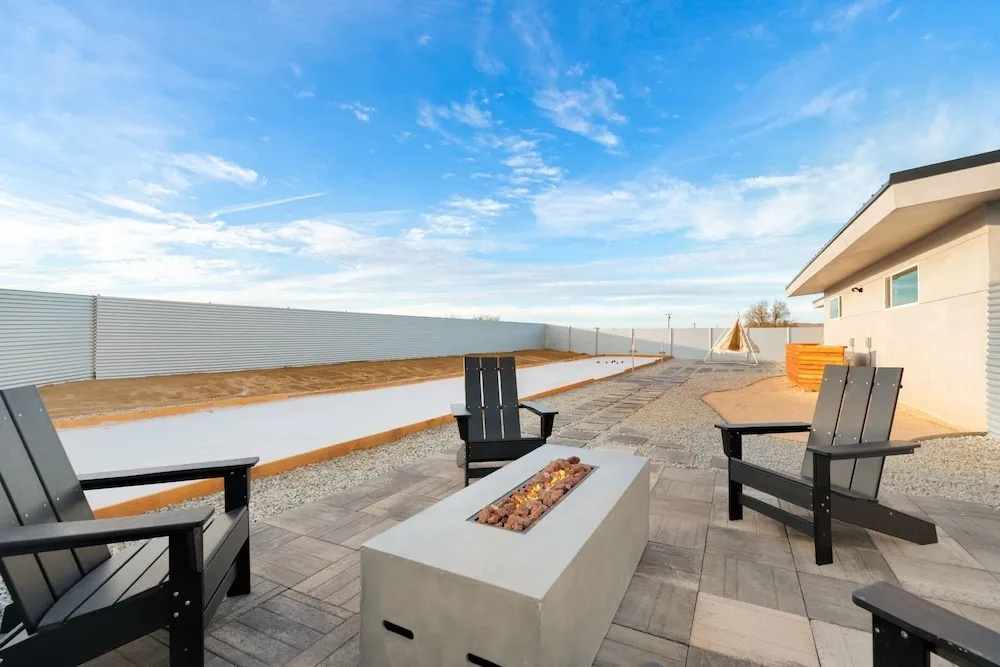 Sun Oro Joshua Tree - Hot Tub, Bbq, Fire Pit & Gameroom 2 Bedroom Home by RedAwning