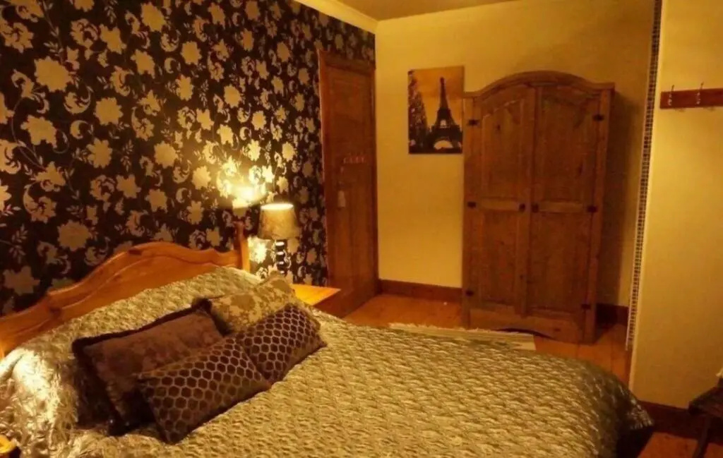 Standard Double room with garden view (full double bed)