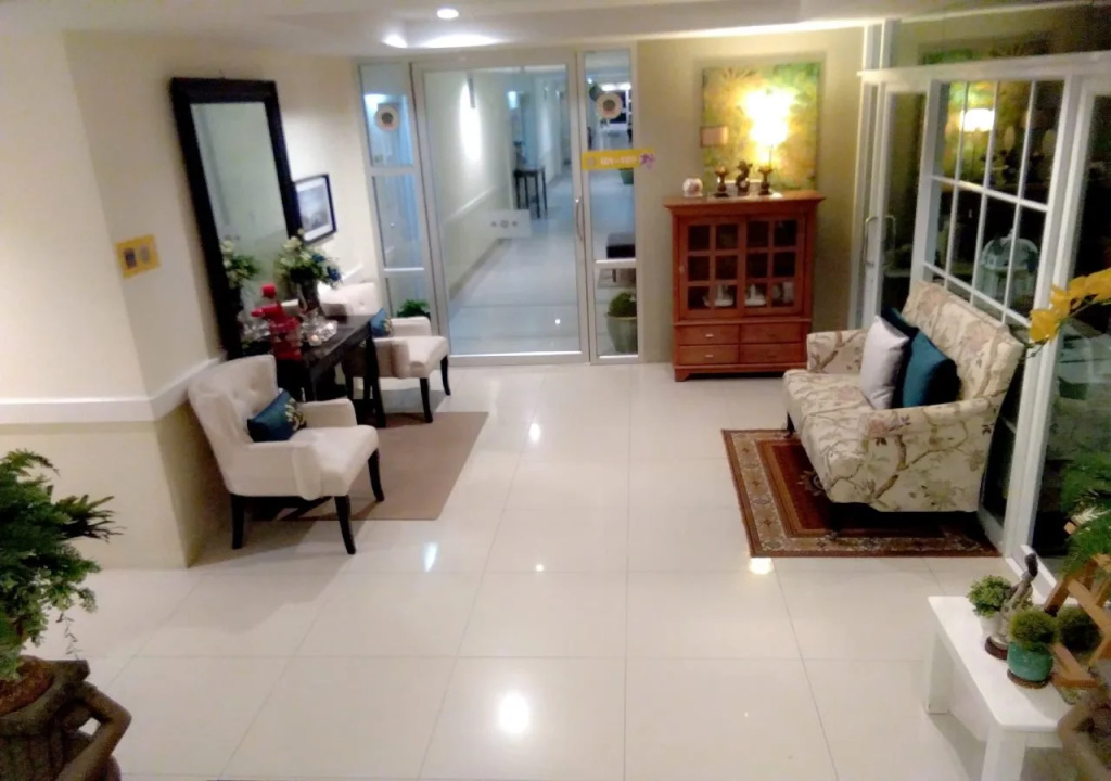 Siri Thani Hotel