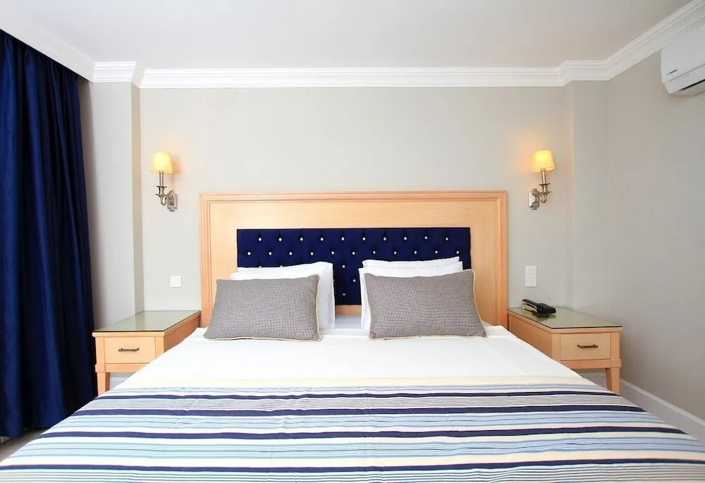 Deluxe Suite with balcony