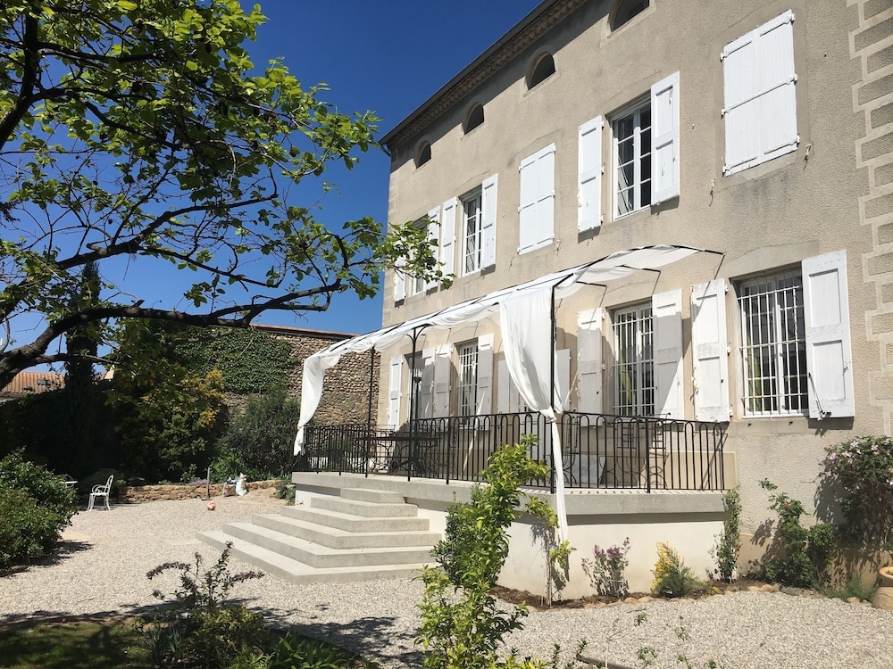 Villa Rhôna