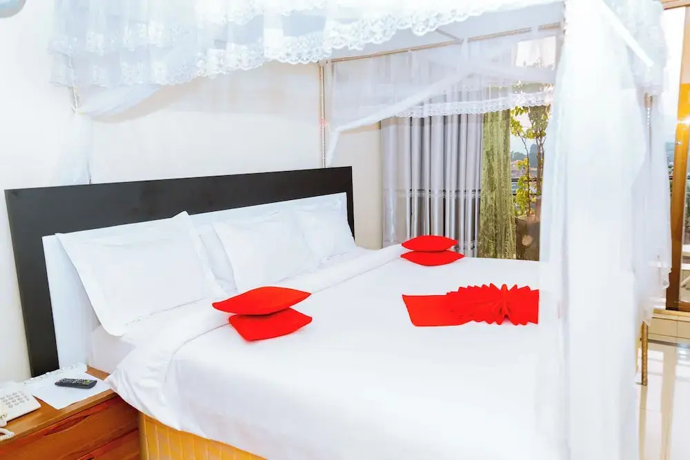 Standard Double room with balcony (full double bed)