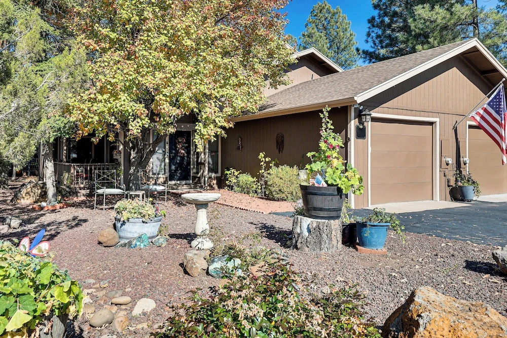 1 Mi to Golf Course: Wfh-friendly Pinetop Retreat