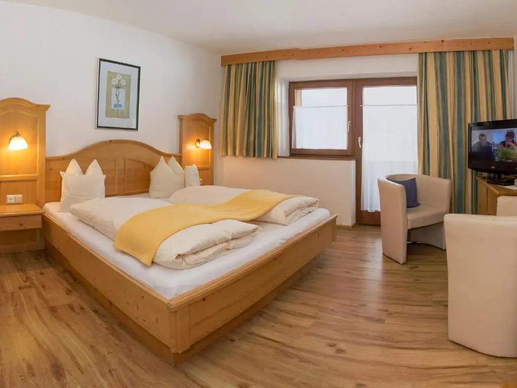 Standard Double room (full double bed)