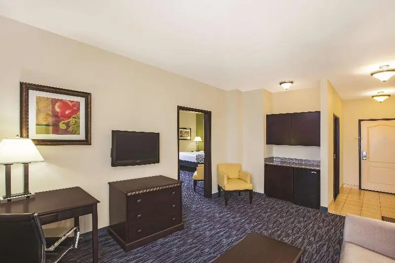 La Quinta Inn & Suites by Wyndham Allen at The Village - Chambres