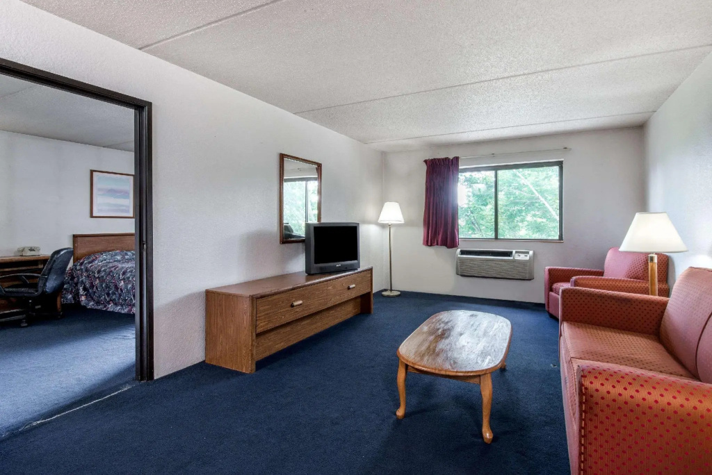 Double Suite (full double bed)
