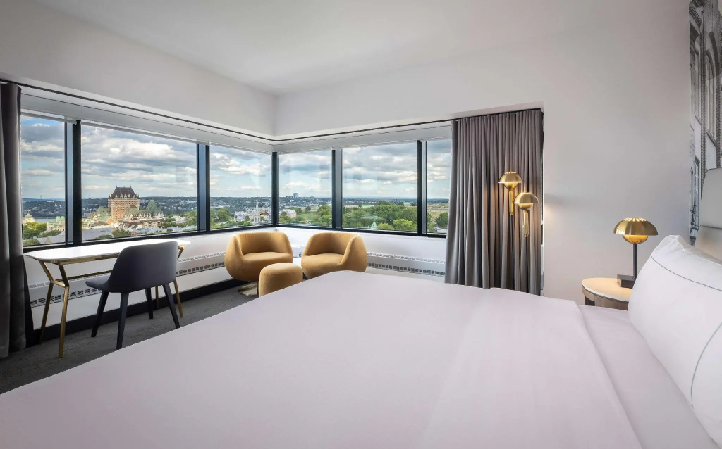 Deluxe Corner Double room with river view (full double bed)