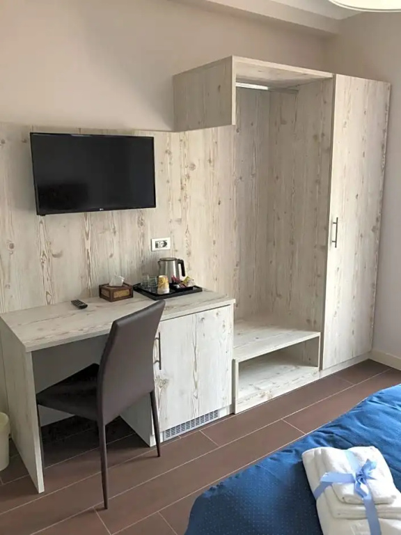Superior Double room with pool view (full double bed)