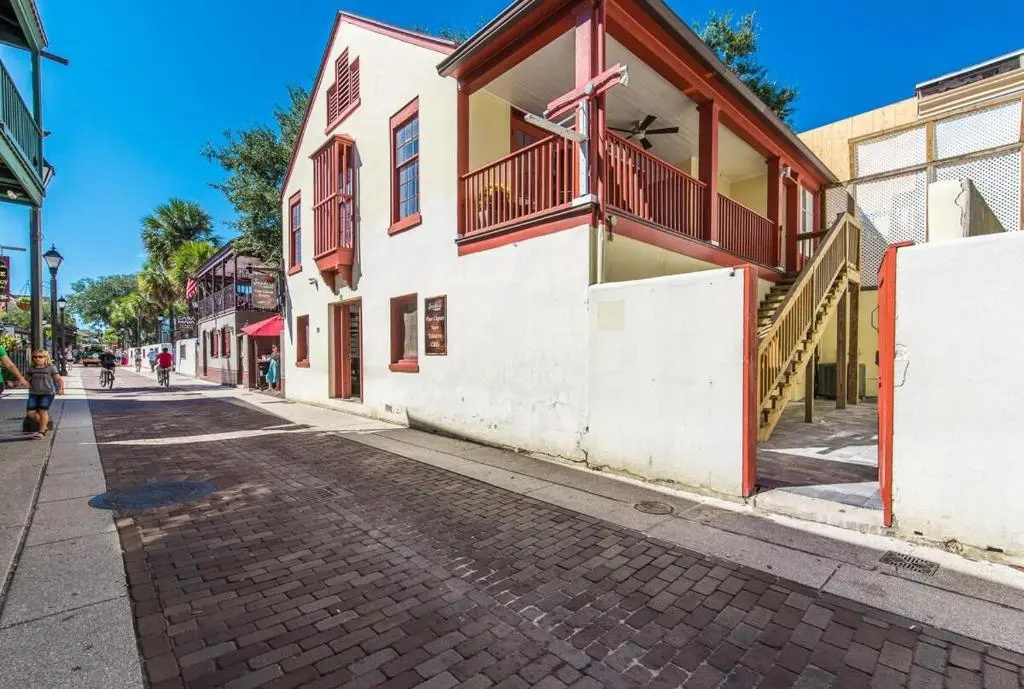 20 Hypolita - Luxury Downtown Apartment