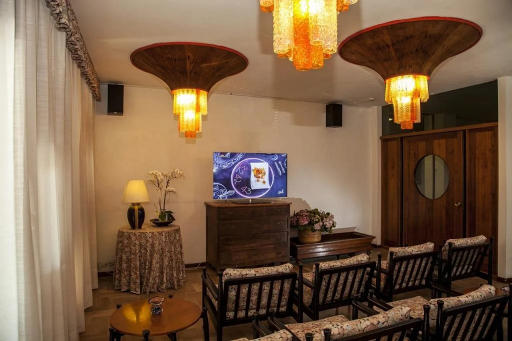 Lobby & Reception