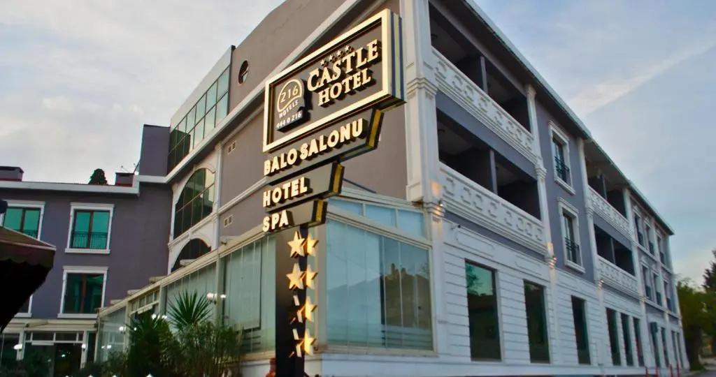 216 Castle Hotel