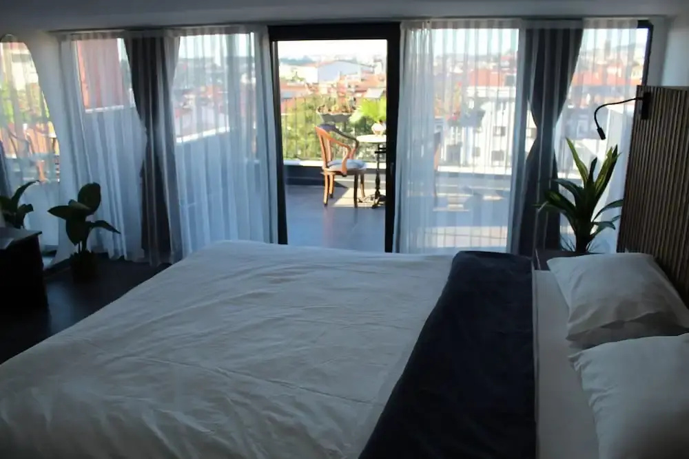 Balcony & Terrace