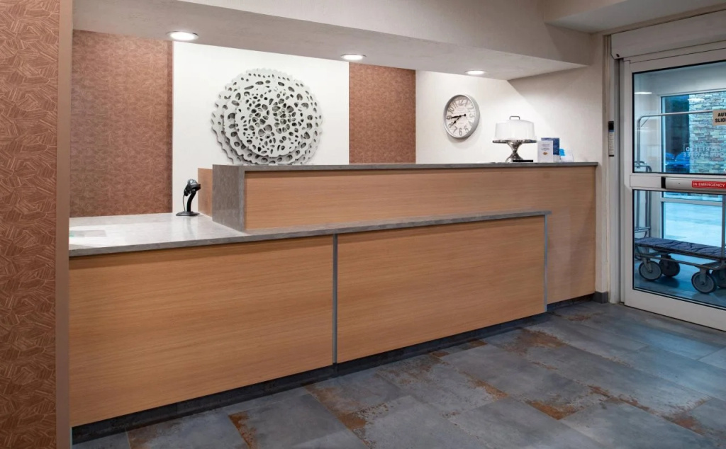 Lobby & Reception